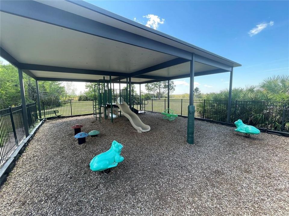 На продажу: $1,100,000 (5 спален, 4 ванн, 3669 Квадратных фут)