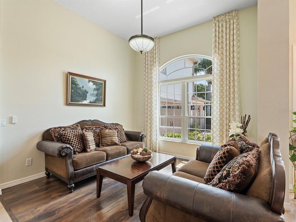 На продажу: $1,100,000 (5 спален, 4 ванн, 3669 Квадратных фут)