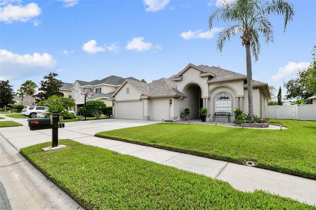 Active With Contract: $499,000 (4 beds, 3 baths, 2518 Square Feet)