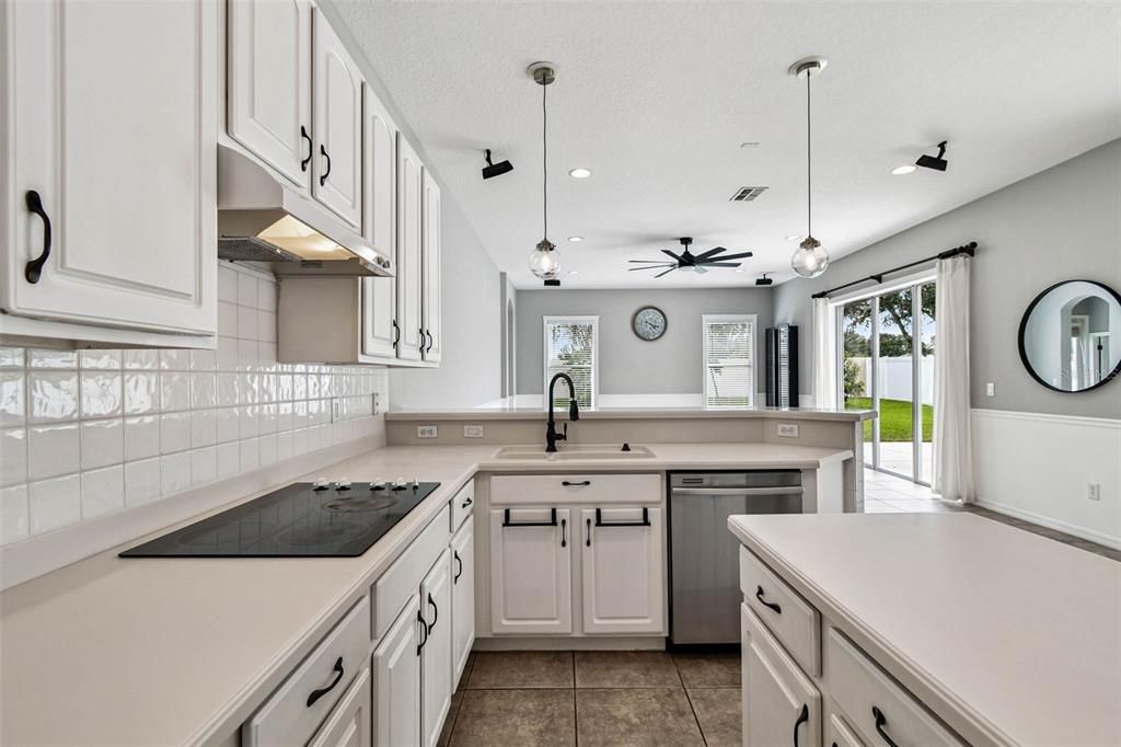 Active With Contract: $499,000 (4 beds, 3 baths, 2518 Square Feet)