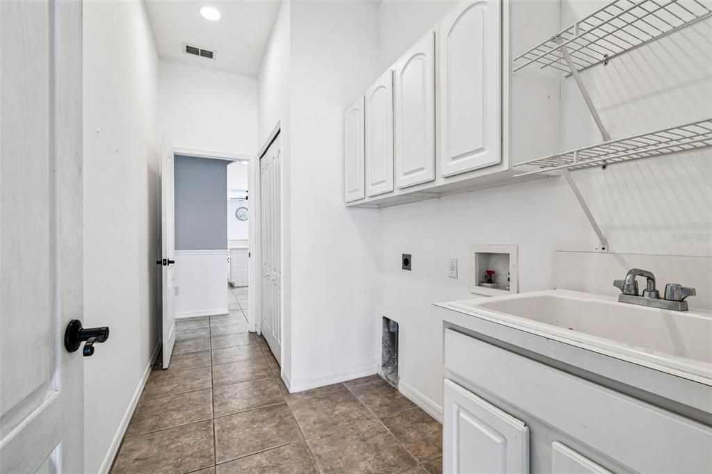 Active With Contract: $499,000 (4 beds, 3 baths, 2518 Square Feet)