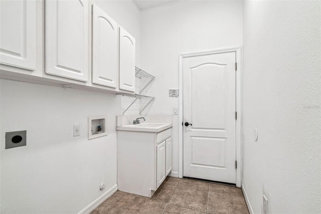 Active With Contract: $499,000 (4 beds, 3 baths, 2518 Square Feet)