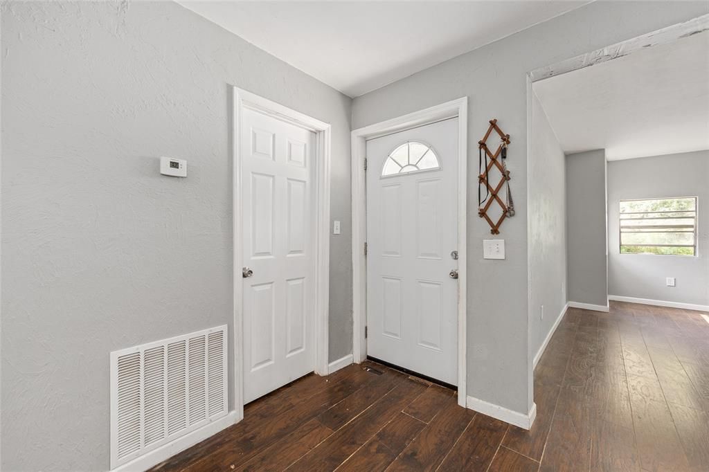 待售: $199,900 (3 贝兹, 2 浴室, 1663 平方英尺)