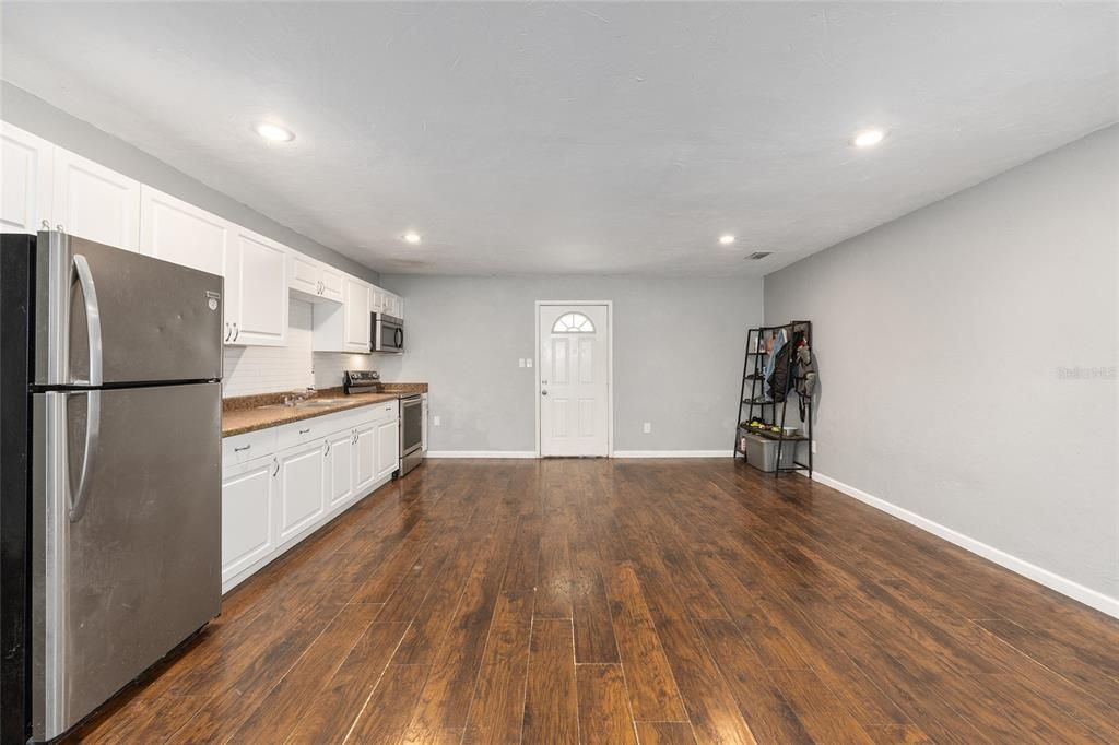 待售: $199,900 (3 贝兹, 2 浴室, 1663 平方英尺)