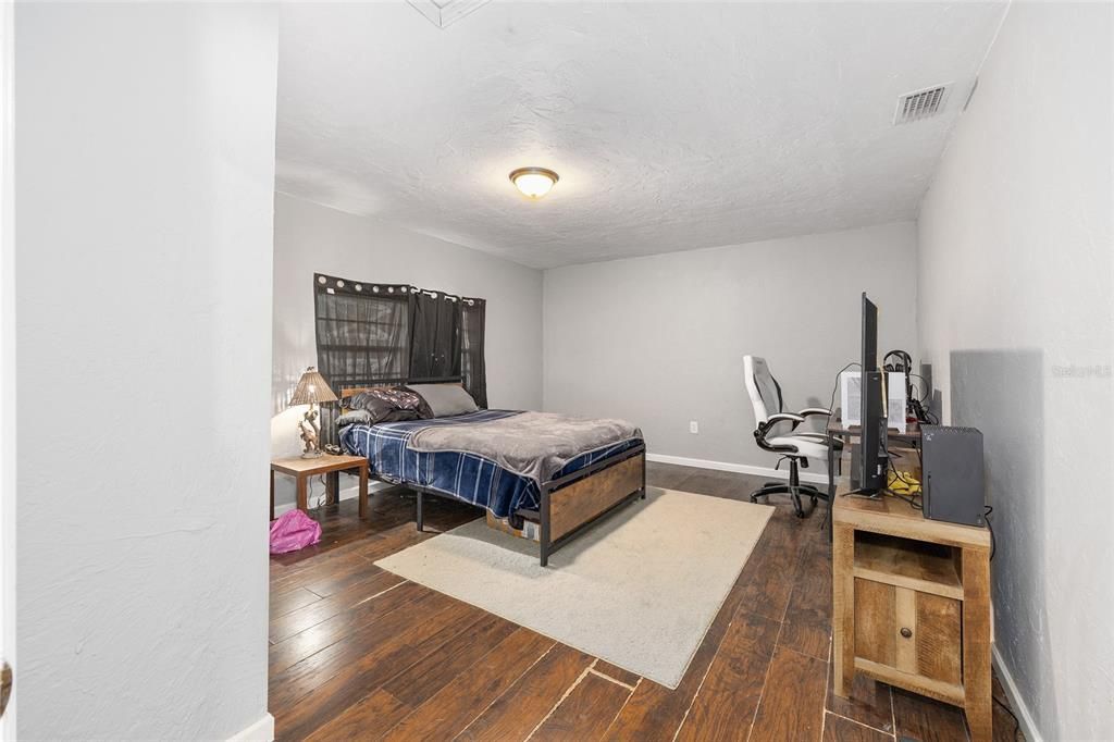 待售: $199,900 (3 贝兹, 2 浴室, 1663 平方英尺)