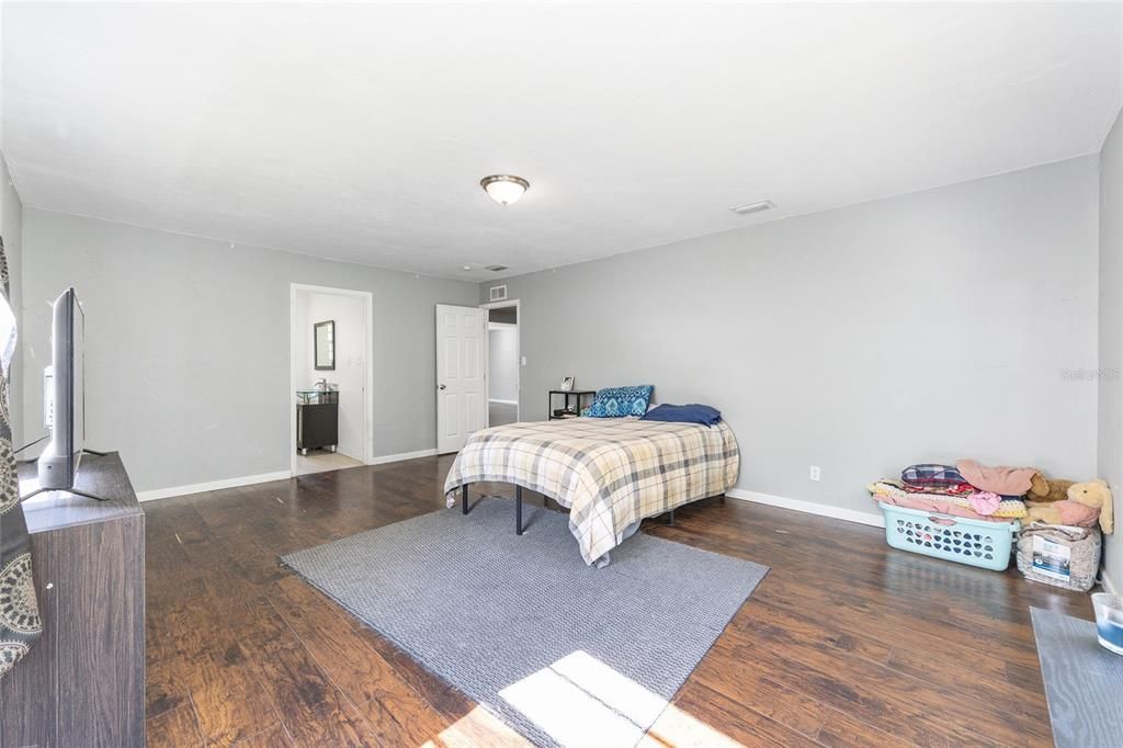 待售: $199,900 (3 贝兹, 2 浴室, 1663 平方英尺)