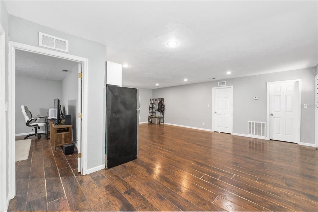 待售: $199,900 (3 贝兹, 2 浴室, 1663 平方英尺)