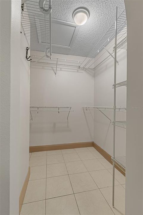 На продажу: $150,000 (1 спален, 1 ванн, 925 Квадратных фут)