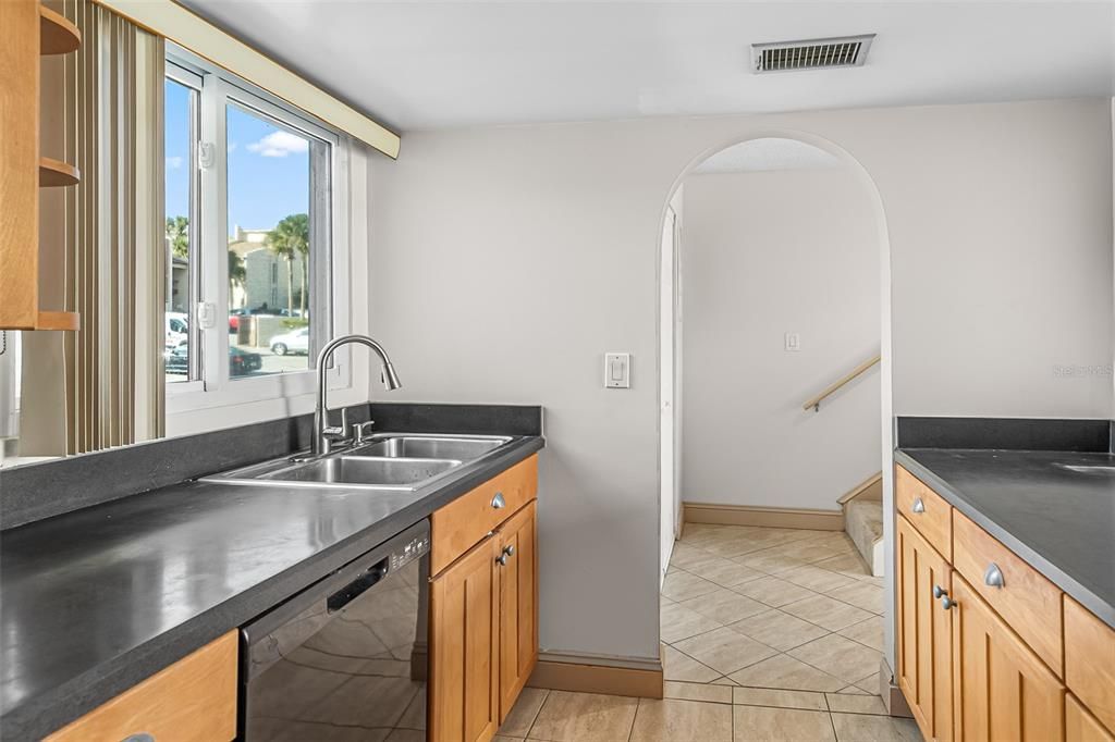 На продажу: $150,000 (1 спален, 1 ванн, 925 Квадратных фут)