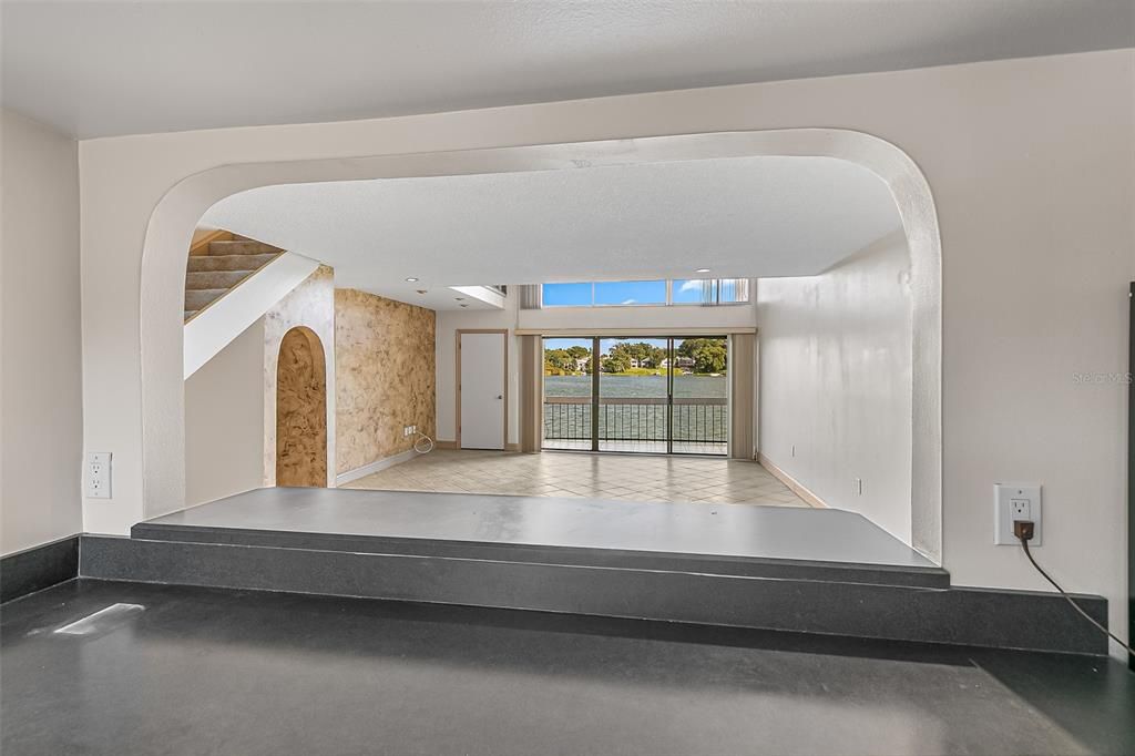 На продажу: $150,000 (1 спален, 1 ванн, 925 Квадратных фут)