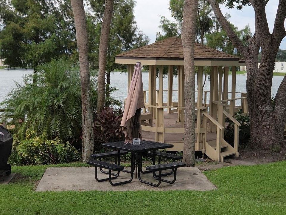 На продажу: $150,000 (1 спален, 1 ванн, 925 Квадратных фут)