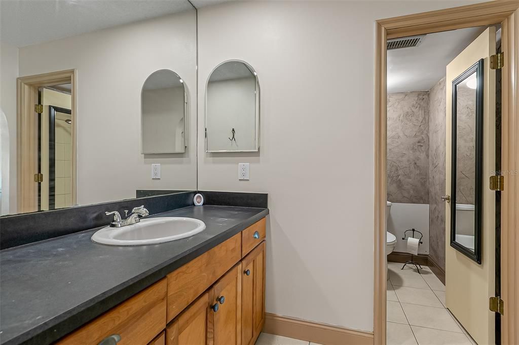 На продажу: $150,000 (1 спален, 1 ванн, 925 Квадратных фут)