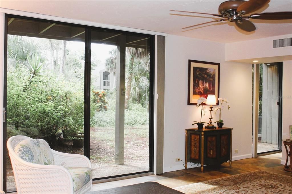 待售: $289,000 (2 贝兹, 2 浴室, 1379 平方英尺)