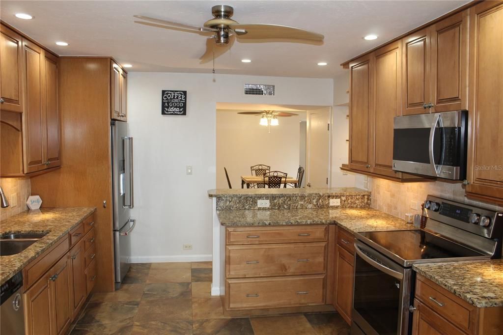 待售: $289,000 (2 贝兹, 2 浴室, 1379 平方英尺)