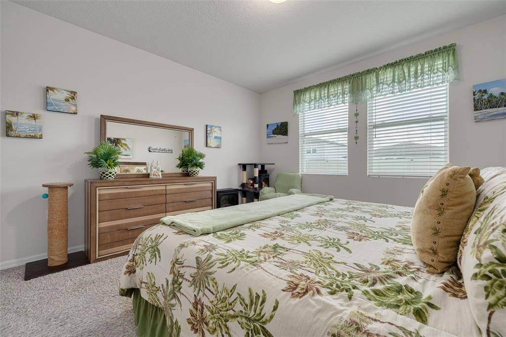 Activo con contrato: $325,000 (3 camas, 2 baños, 1506 Pies cuadrados)