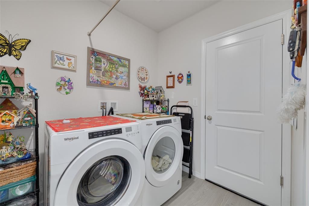 Activo con contrato: $325,000 (3 camas, 2 baños, 1506 Pies cuadrados)