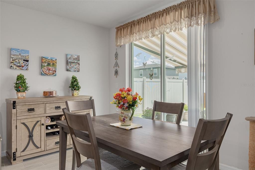 Activo con contrato: $325,000 (3 camas, 2 baños, 1506 Pies cuadrados)