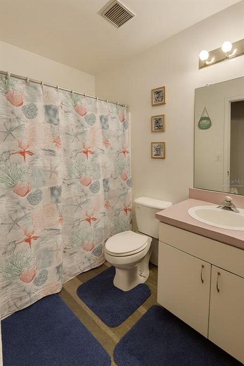 En Venta: $275,000 (4 camas, 2 baños, 1250 Pies cuadrados)