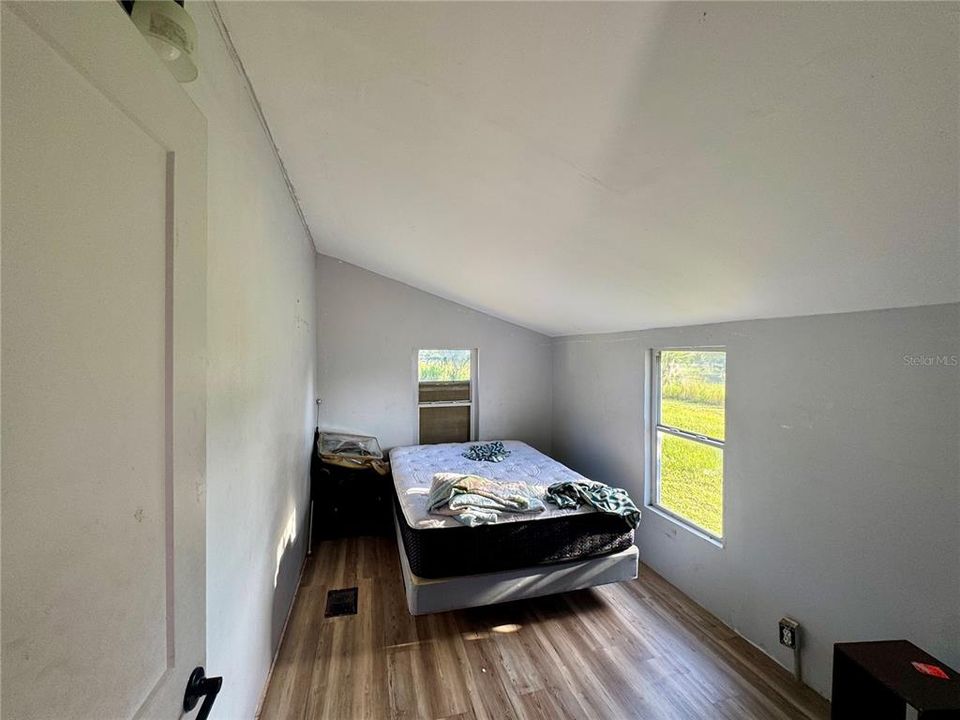 待售: $120,000 (2 贝兹, 1 浴室, 928 平方英尺)