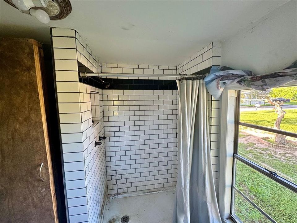 待售: $120,000 (2 贝兹, 1 浴室, 928 平方英尺)