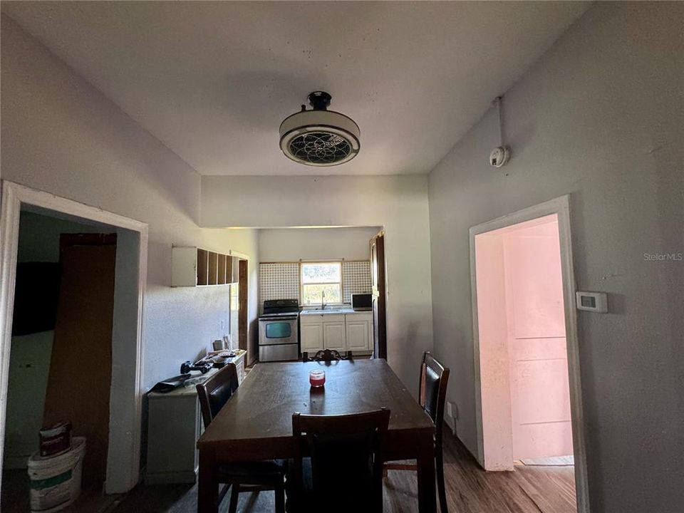 待售: $120,000 (2 贝兹, 1 浴室, 928 平方英尺)