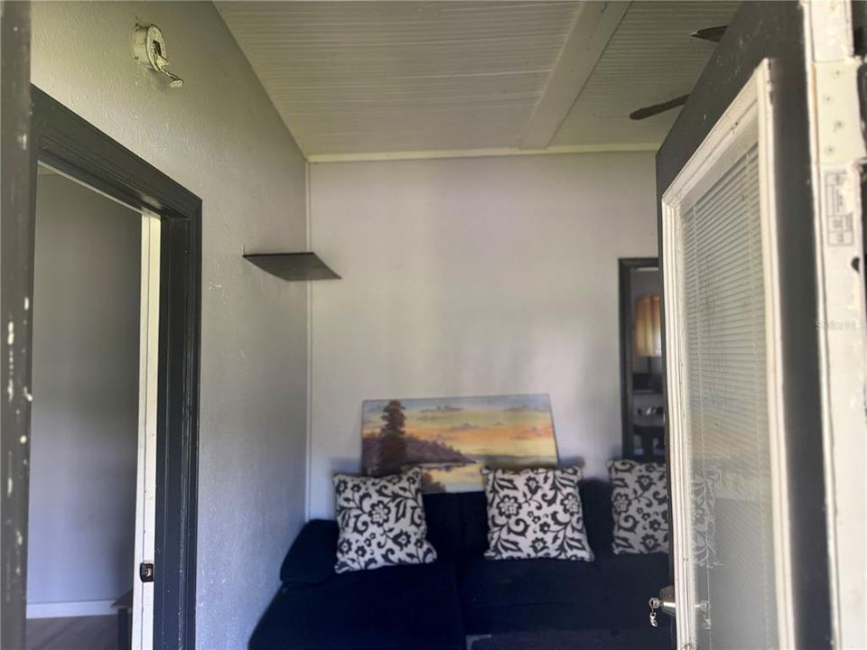 待售: $120,000 (2 贝兹, 1 浴室, 928 平方英尺)