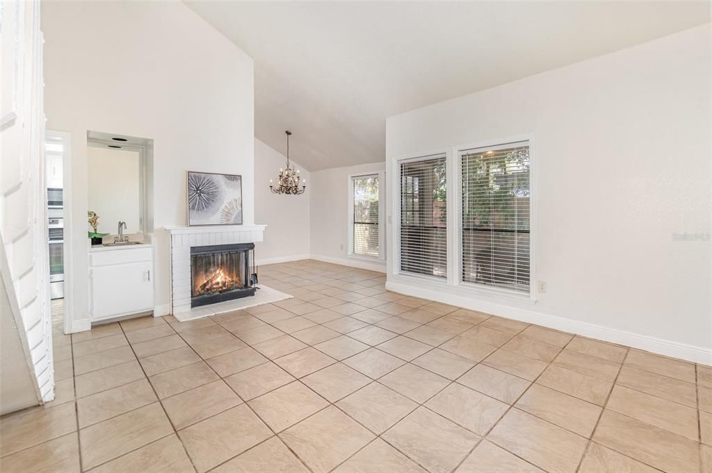 Active With Contract: $199,000 (2 beds, 2 baths, 1120 Square Feet)