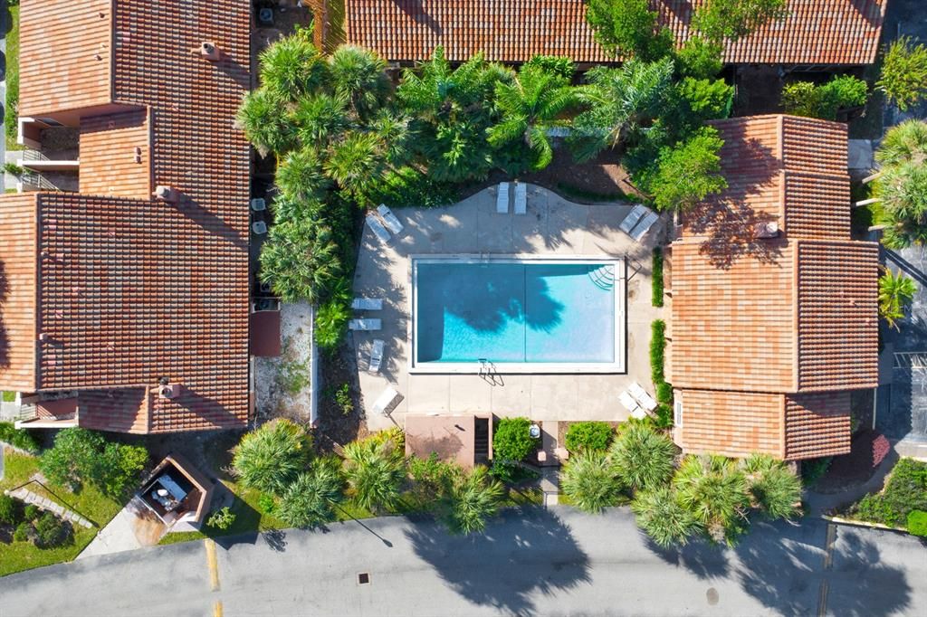 Active With Contract: $199,000 (2 beds, 2 baths, 1120 Square Feet)