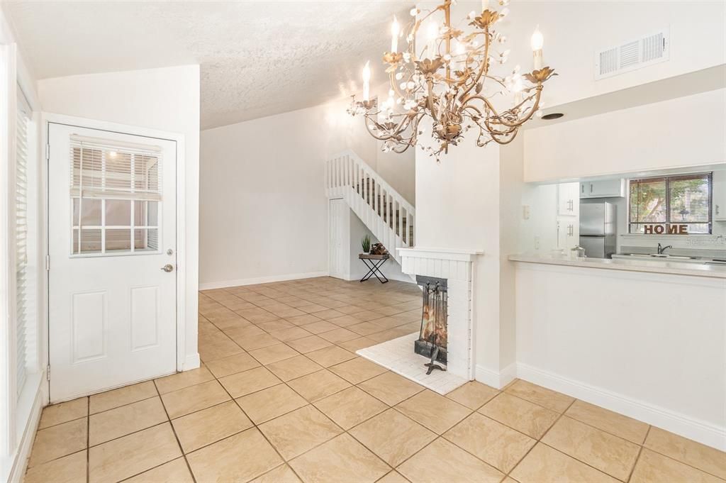 Active With Contract: $199,000 (2 beds, 2 baths, 1120 Square Feet)