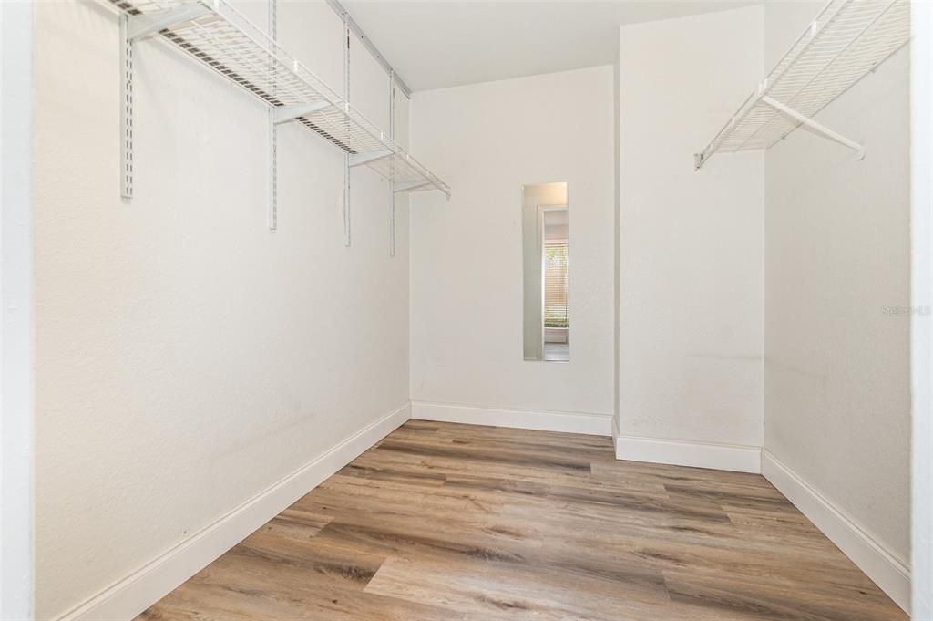 Active With Contract: $199,000 (2 beds, 2 baths, 1120 Square Feet)