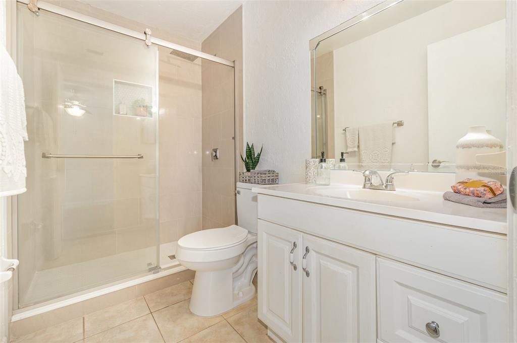 Active With Contract: $199,000 (2 beds, 2 baths, 1120 Square Feet)