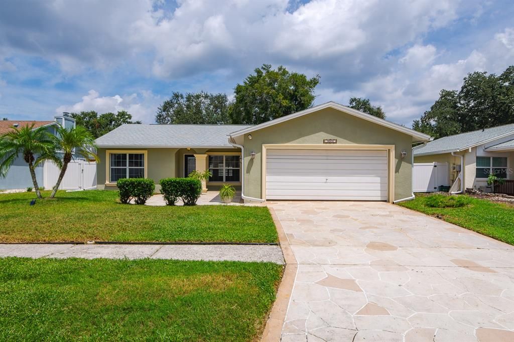 合同活跃: $414,999 (3 贝兹, 2 浴室, 1692 平方英尺)