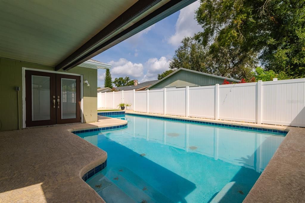 合同活跃: $414,999 (3 贝兹, 2 浴室, 1692 平方英尺)