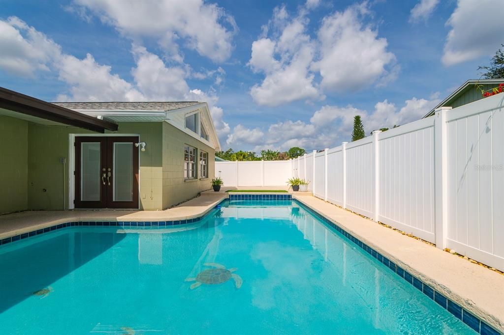 合同活跃: $414,999 (3 贝兹, 2 浴室, 1692 平方英尺)