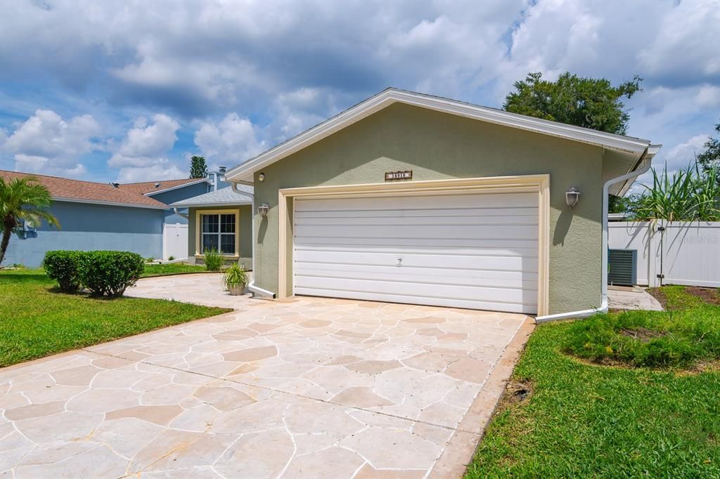 合同活跃: $414,999 (3 贝兹, 2 浴室, 1692 平方英尺)