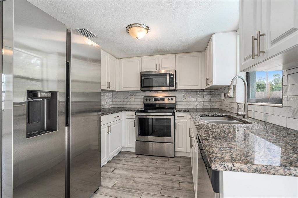 Activo con contrato: $380,000 (3 camas, 2 baños, 1117 Pies cuadrados)