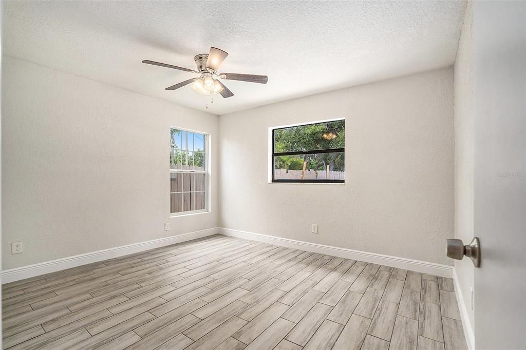 Activo con contrato: $380,000 (3 camas, 2 baños, 1117 Pies cuadrados)