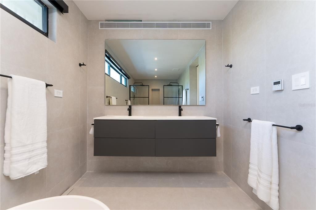 En Venta: $3,690,000 (4 camas, 6 baños, 4665 Pies cuadrados)