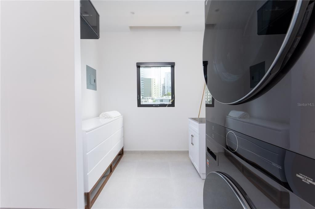 En Venta: $3,690,000 (4 camas, 6 baños, 4665 Pies cuadrados)