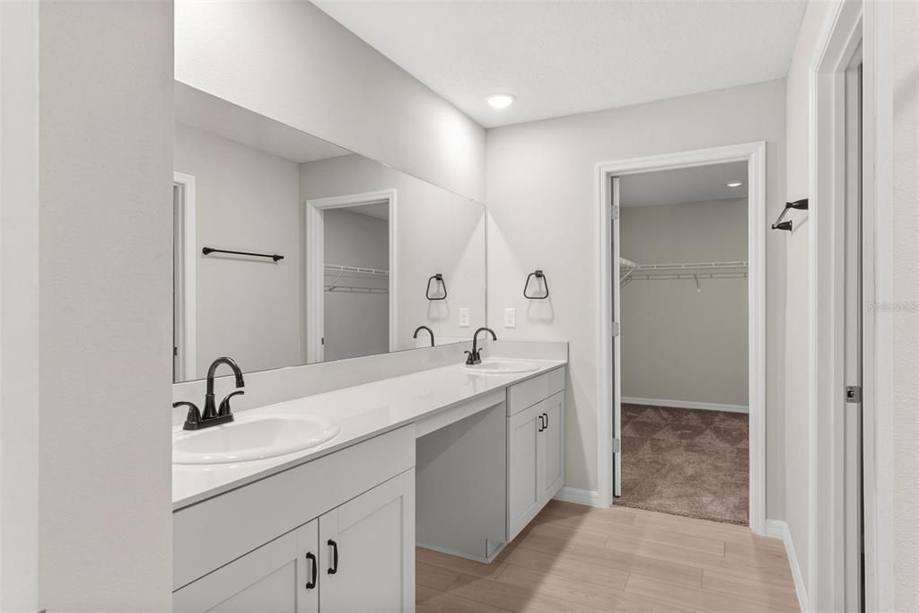 For Rent: $3,200 (5 beds, 3 baths, 2909 Square Feet)