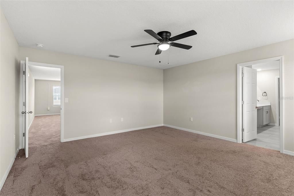 For Rent: $3,200 (5 beds, 3 baths, 2909 Square Feet)