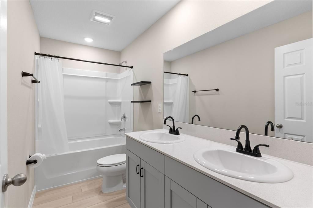 For Rent: $3,200 (5 beds, 3 baths, 2909 Square Feet)