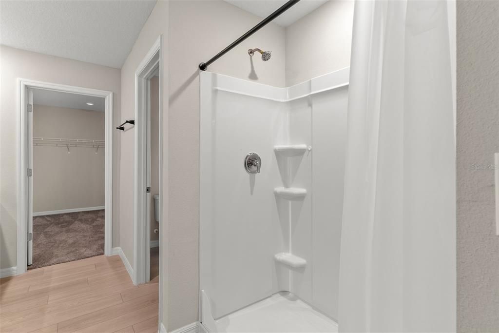 For Rent: $3,200 (5 beds, 3 baths, 2909 Square Feet)