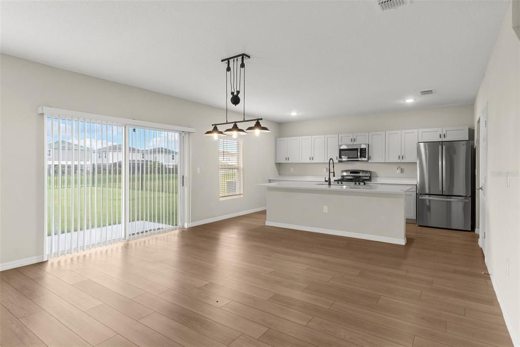 For Rent: $3,200 (5 beds, 3 baths, 2909 Square Feet)