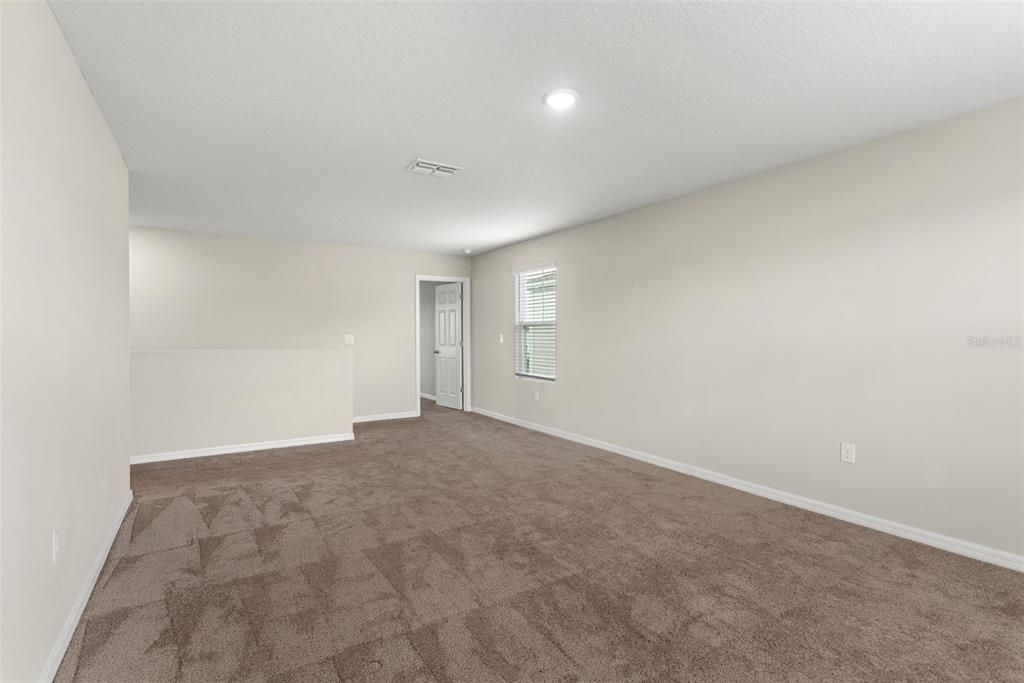 For Rent: $3,200 (5 beds, 3 baths, 2909 Square Feet)