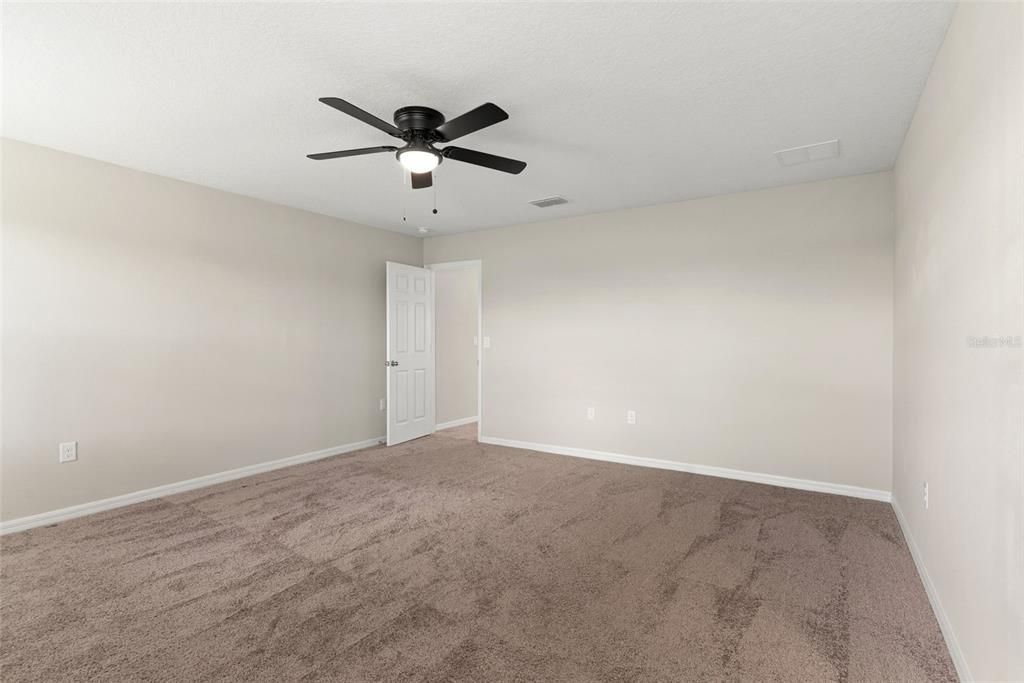 For Rent: $3,200 (5 beds, 3 baths, 2909 Square Feet)