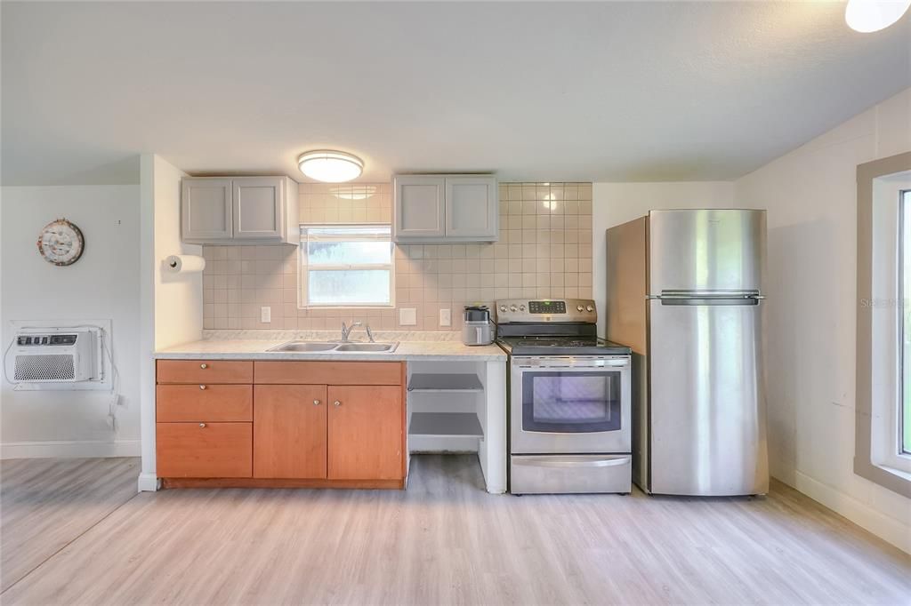 待售: $360,000 (3 贝兹, 3 浴室, 1150 平方英尺)