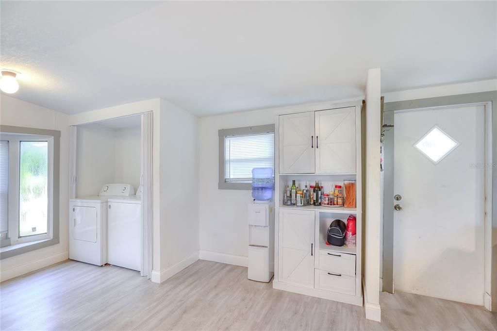 待售: $360,000 (3 贝兹, 3 浴室, 1150 平方英尺)