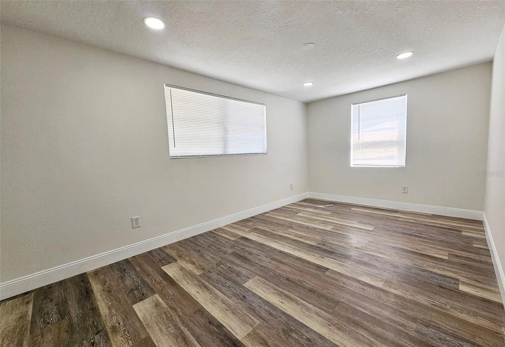 Activo con contrato: $419,900 (3 camas, 2 baños, 1744 Pies cuadrados)