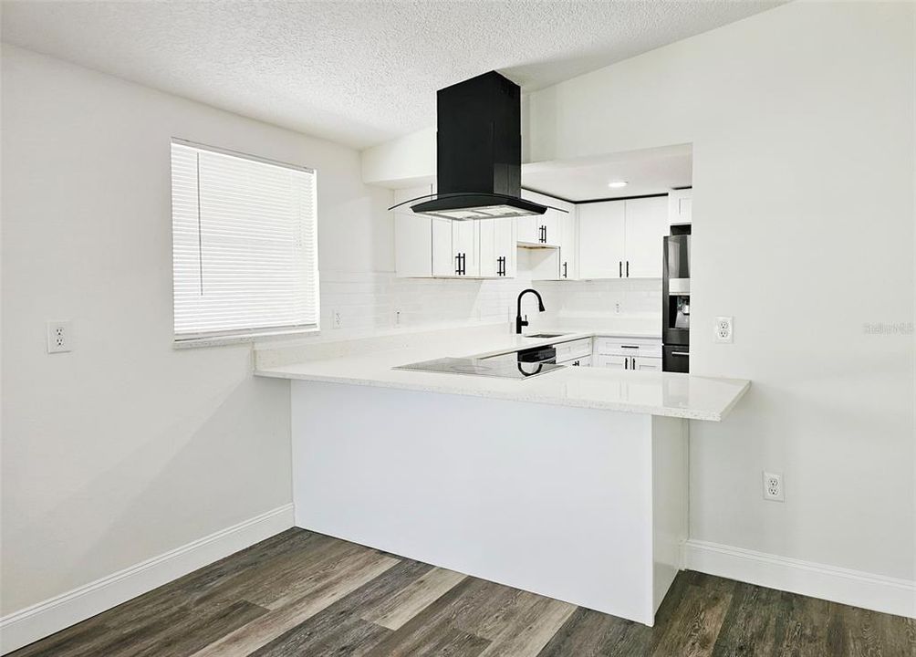 Activo con contrato: $419,900 (3 camas, 2 baños, 1744 Pies cuadrados)